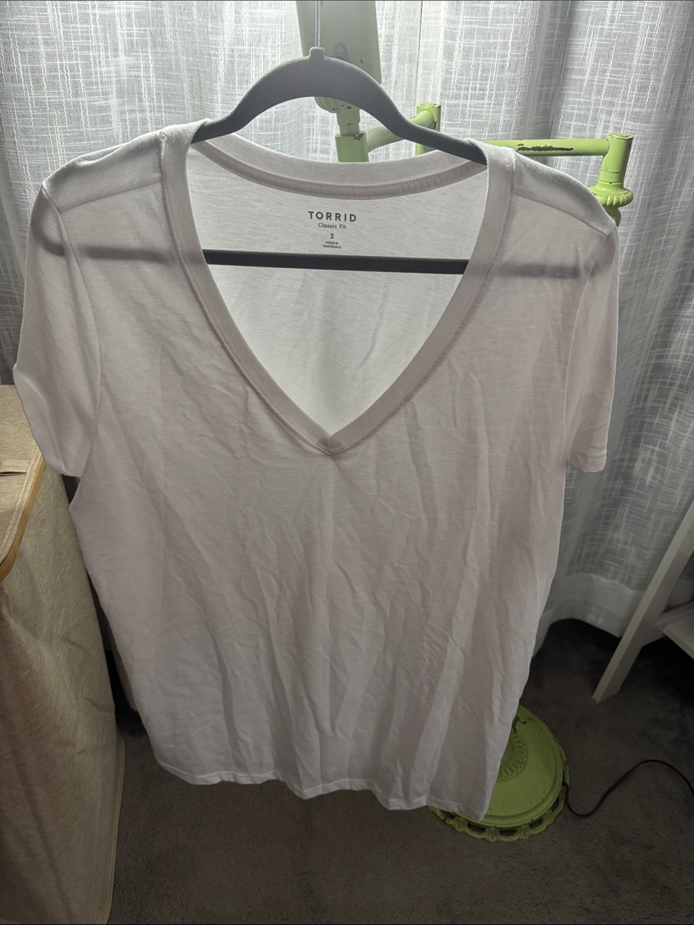 torrid White V-Neck Short Sleeve Tee